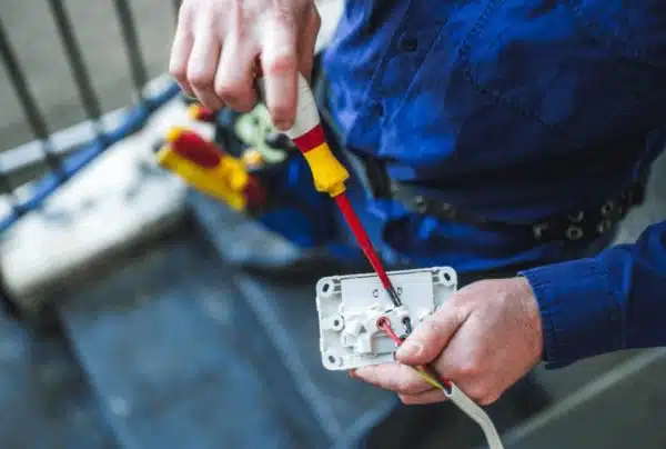 emergency-electricians-600×404.jpg